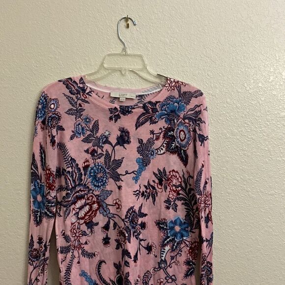 LOFT PINK FLORAL PINKS AND BLUES LONG SLEEVE!! - Picture 4 of 5